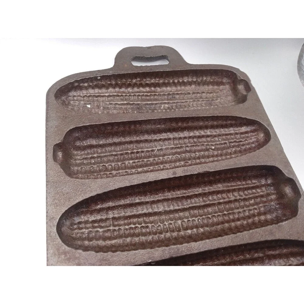 Vintage Cast Iron Corn Bread Pan Muffin Mold Ear of Corn on the Cob Shape